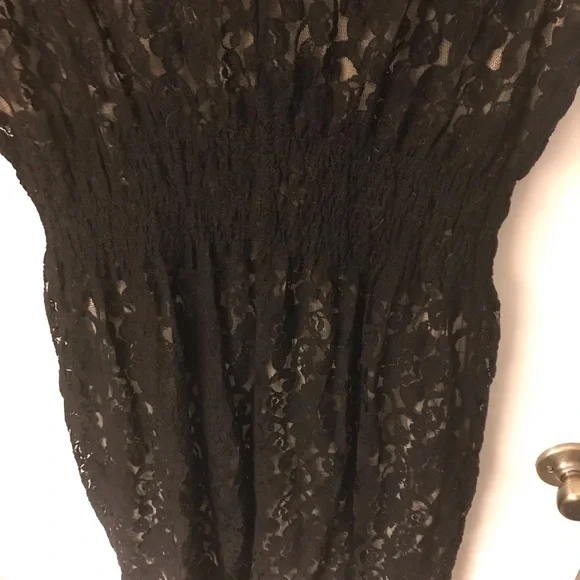 Black Nude Underlay Lace Dress with Waist Cinching - Picture 7 of 7